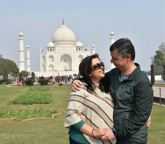 Neelu Panth with her husband outside the Taj Mahal