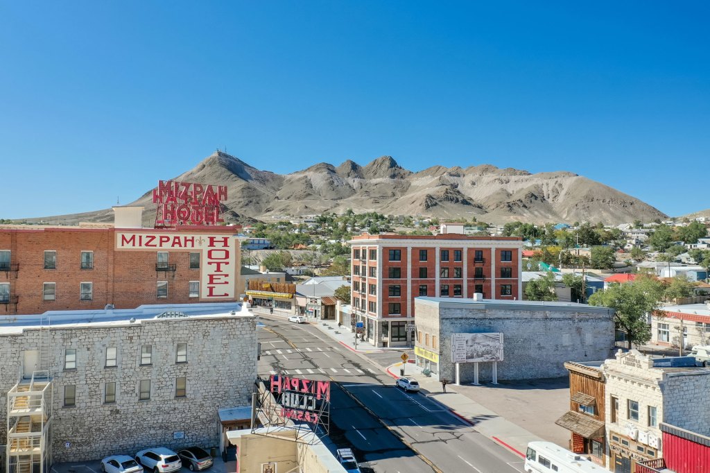 The financial frontier: Small business resilience in banking deserts